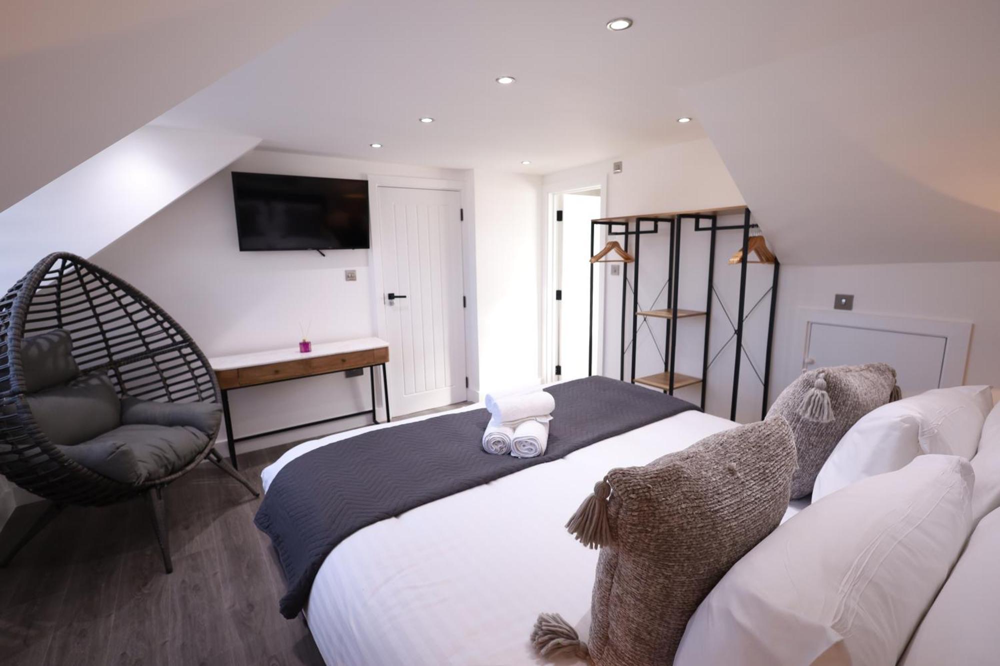 Spacious 4bedroom At Prime Market Street, Watford Watford (Hertfordshire)