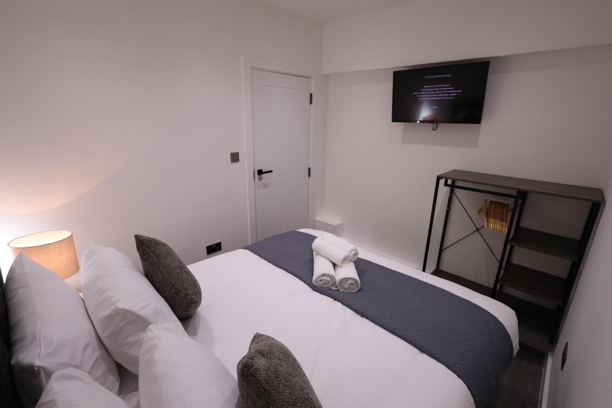 Spacious 4bedroom At Prime Market Street, Watford Apartment