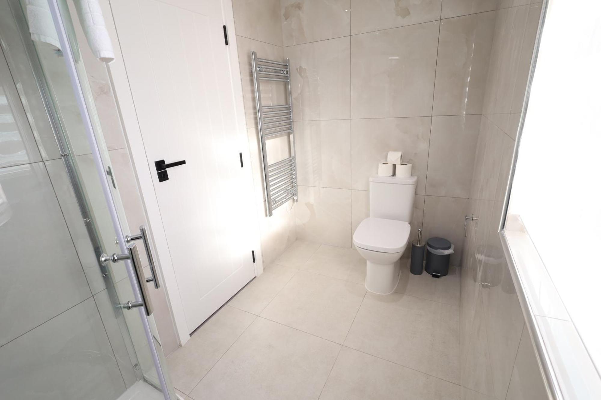 Apartment Spacious 4bedroom At Prime Market Street, Watford