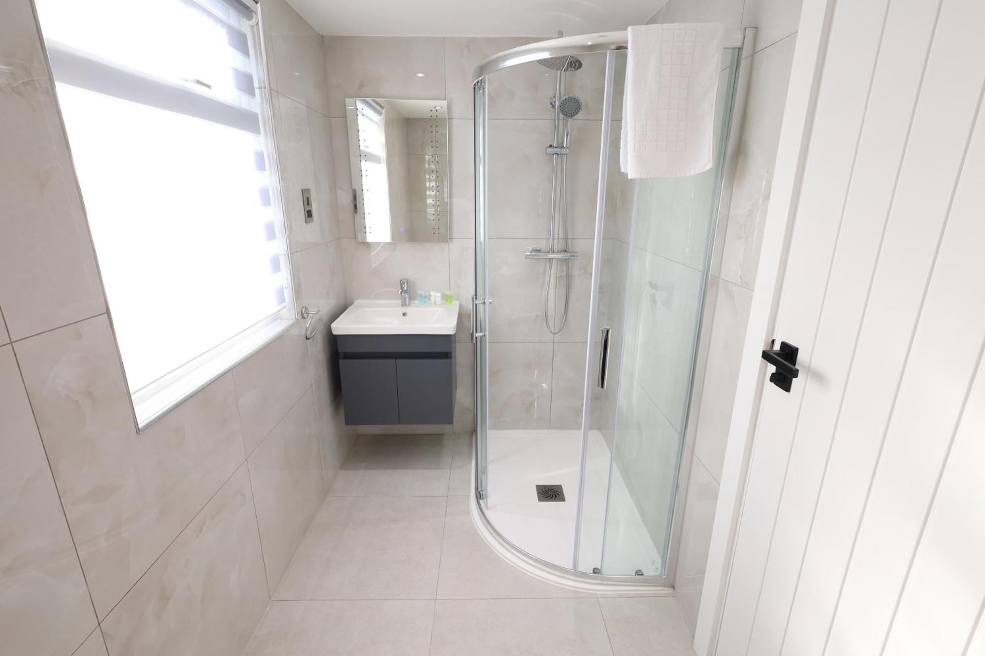 Apartment Spacious 4bedroom At Prime Market Street, Watford Watford (Hertfordshire)
