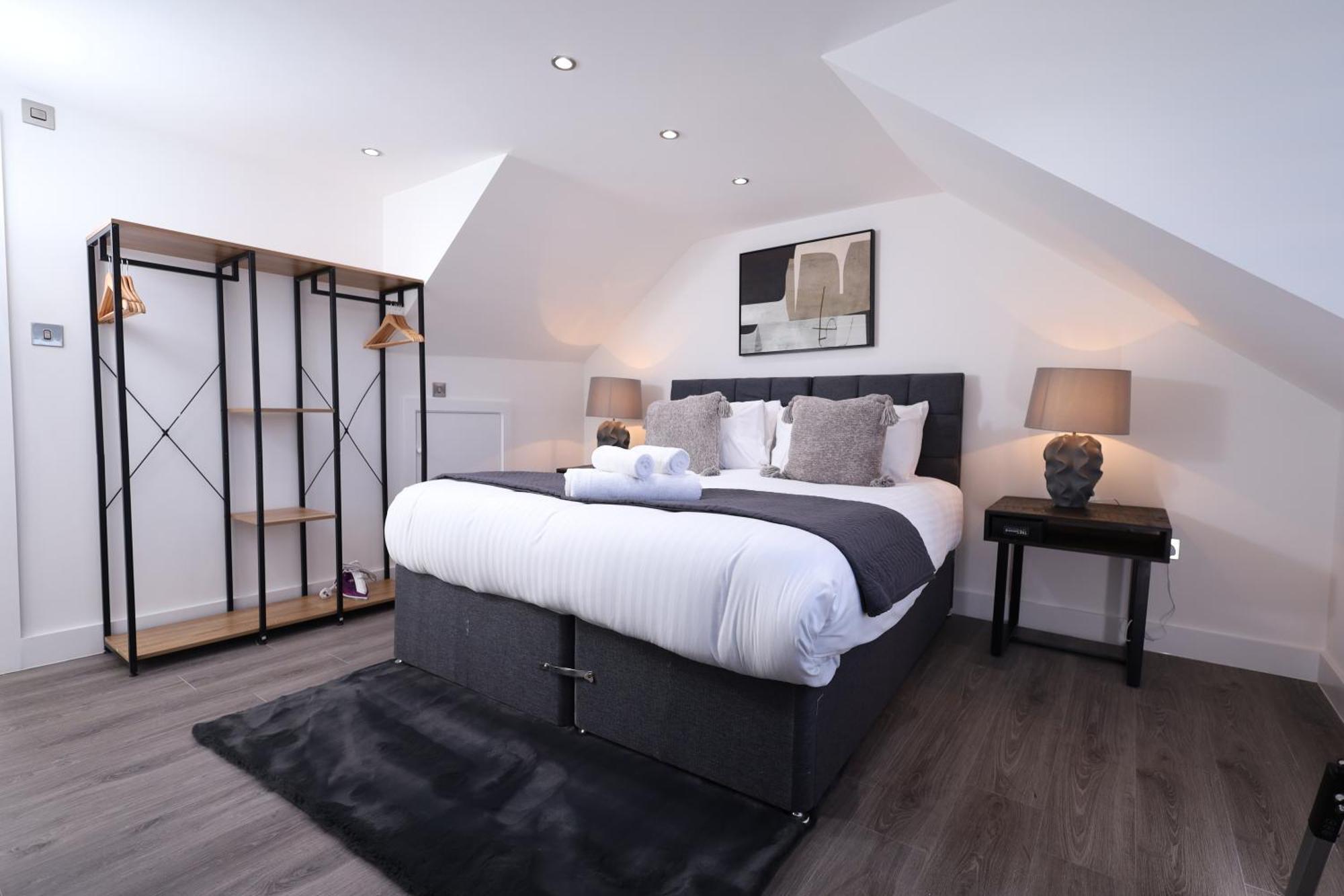 Spacious 4bedroom At Prime Market Street, Watford * Watford (Hertfordshire)